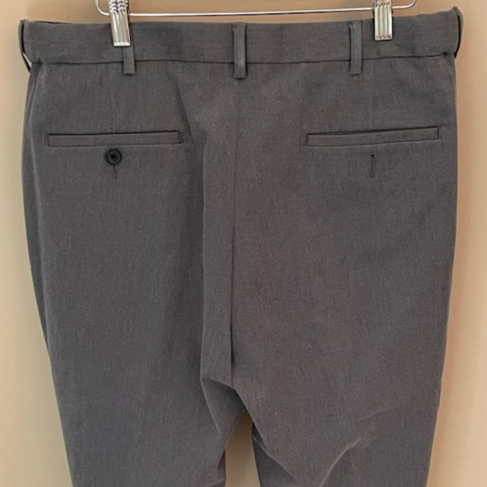 Haggar Pants Classic Fit Premium No Iron Khaki - Gray